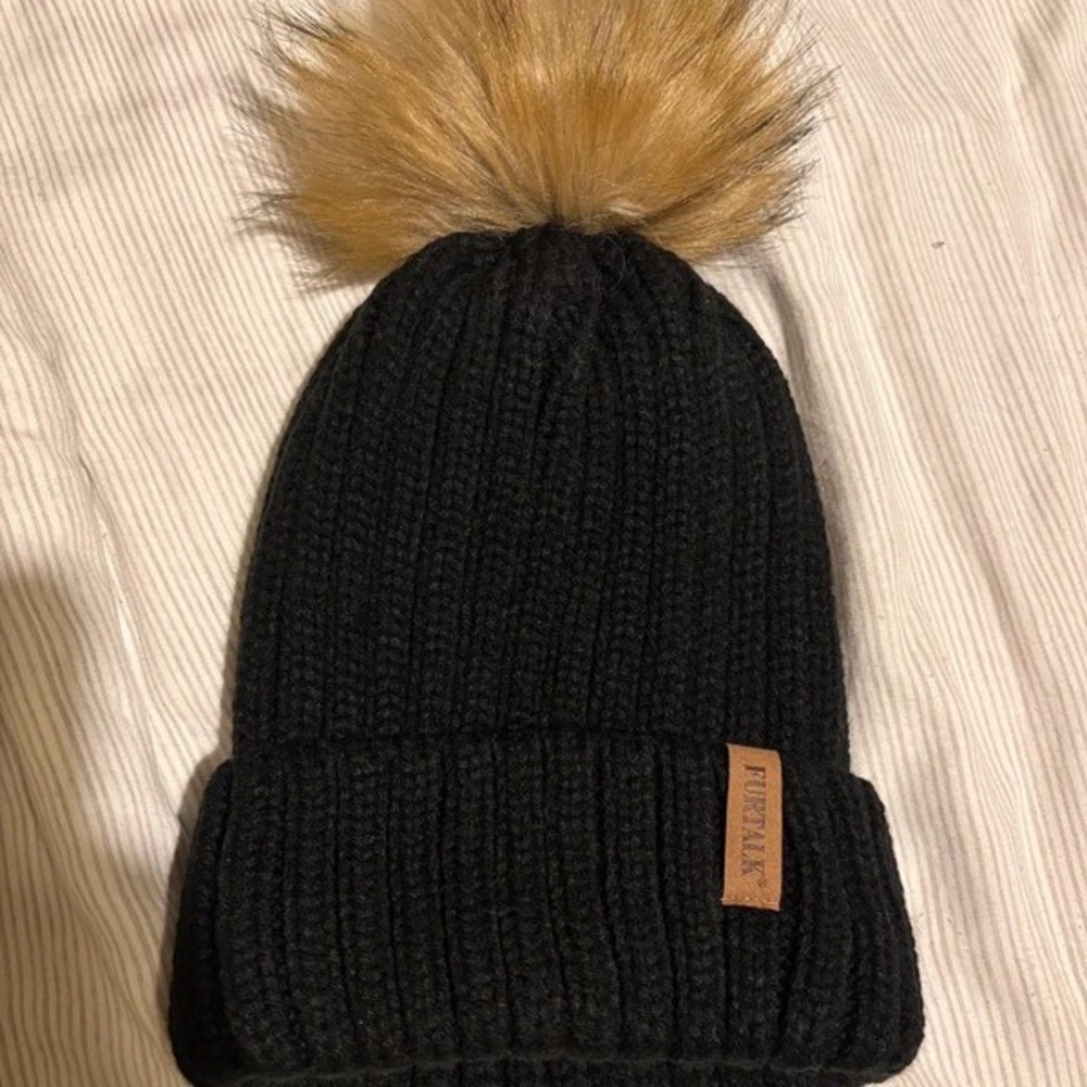 SHEIN Black Ribbed Hat with Tan Pom-Pom